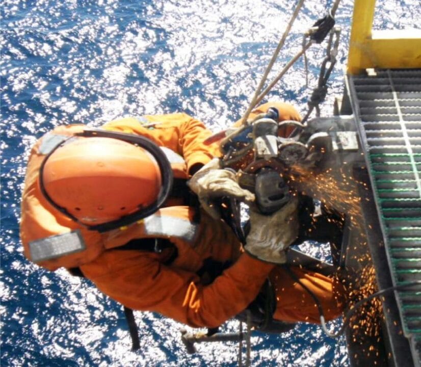 Empresa offshore vai contratar em outubro para inicio em novembro, mandem seus currículos