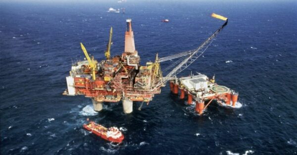 Ajudantes, soldadores, montadores de andaimes, encarregados de andaimes, instrumentistas, técnicos em elétrica, eletricistas, caldeireiros, caldeireiros escaladores, encarregados de caldeiraria, supervisores de caldeiraria N3, pintores, pintores escaladores, pintores hidrojatistas, encarregados de pintura, supervisores de pintura, inspetores de solda/pintura/elétrica/instrumentista/END/Escalador, técnicos de acompanhamento, delineadores de pintura/caldeiraria, técnicos de planejamento e coordenadores ou gerentes de plataforma