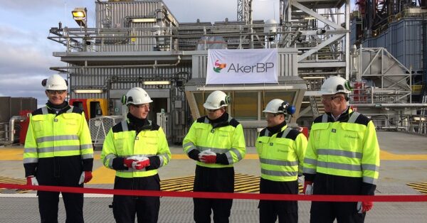 Aker assina contrato de serviço inteligente para operações offshore