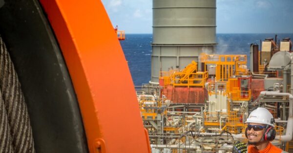 Queiroz Galvão Exploração e Produção S.A contrata mais um Navio