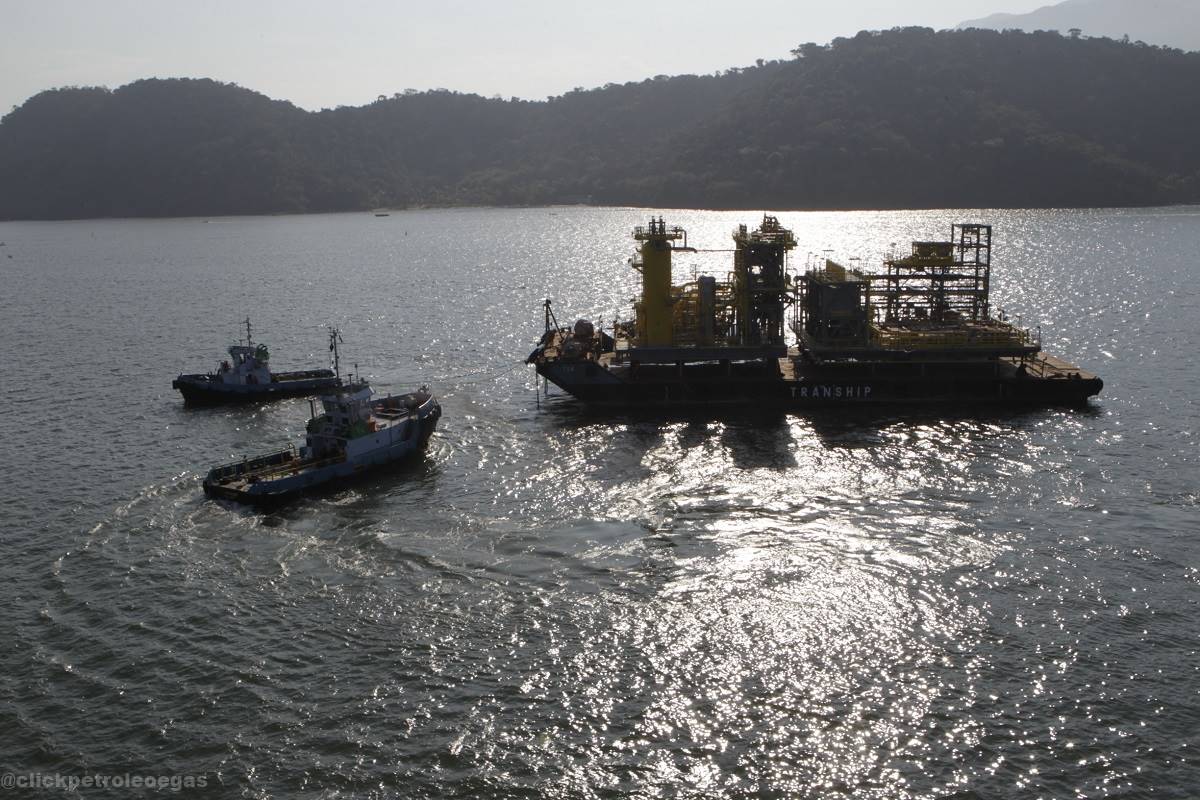 Tranship embarcação moço e marinheiro de convés