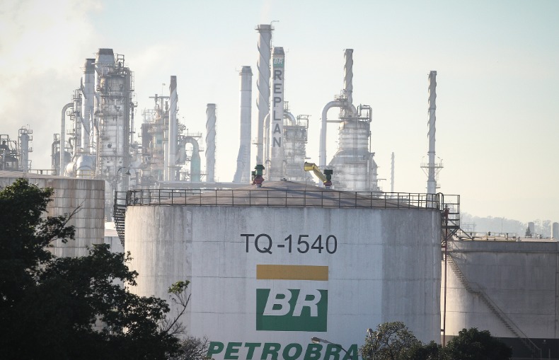 refinaria de SP retoma produção alta