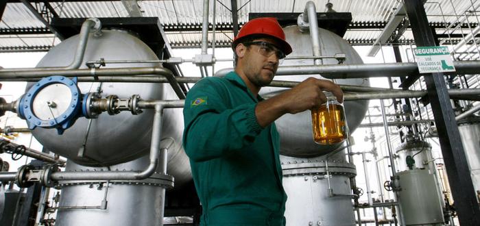 Referência em produção de biodiesel e energia renovável, o Grupo Oleoplan convoca para vagas de ensino médio e superior