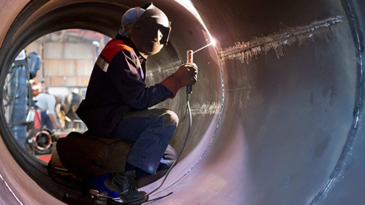 Mecânicos, soldadores, montadores de andaime e mais vagas para parada de manutenção em área da ArcelorMittal