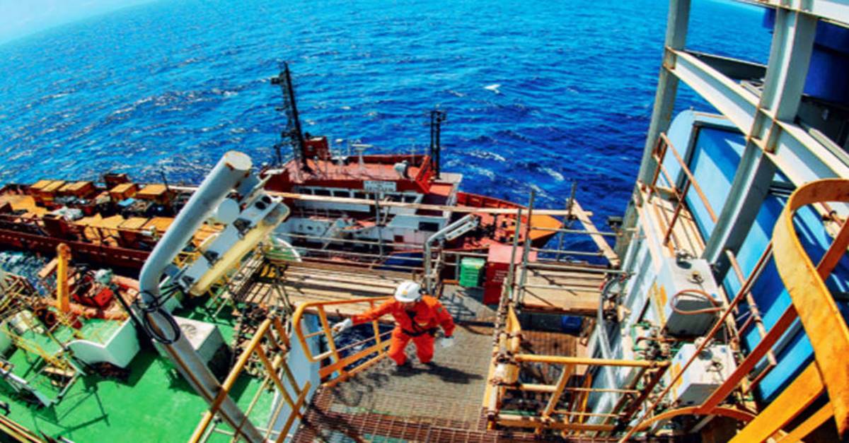 Petrobras vai transferir 937 petroleiros da Bacia de Santos para o Rio de Janeiro