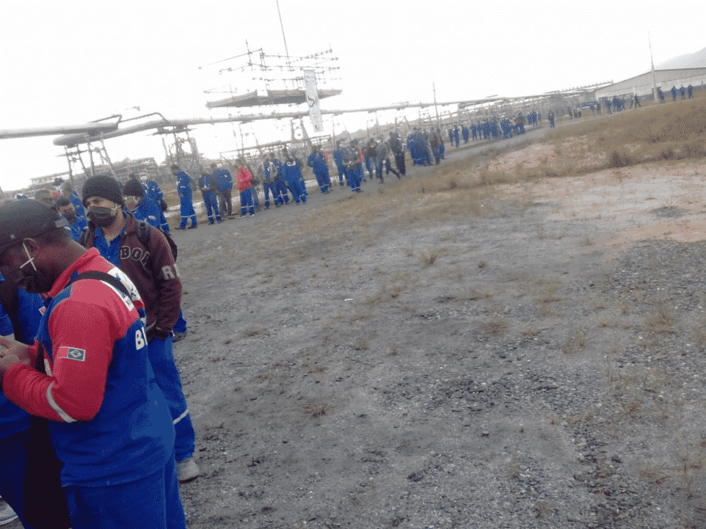 Comperj-line-with-workers-being-dismissed-on-june-16-2020.