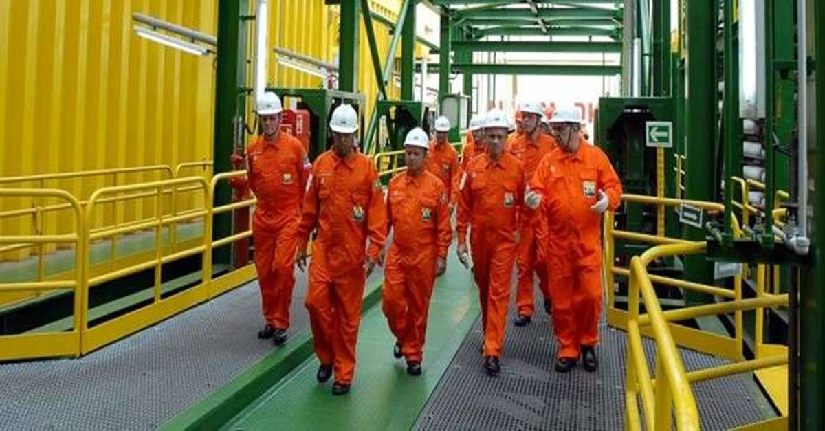 Petrobras anuncia plano para diminuir seu quadro de marítimos na Transpetro