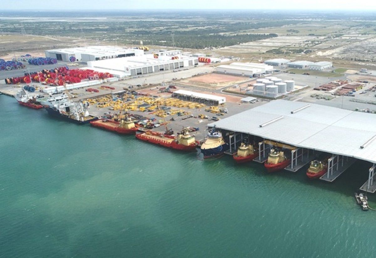 porto do açu, construção, obras, refinaria,