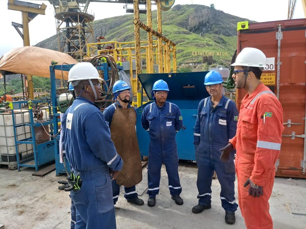 Prestadora de serviços no setor de óleo e gás contrata técnicos para Macaé, hoje 07 de julho