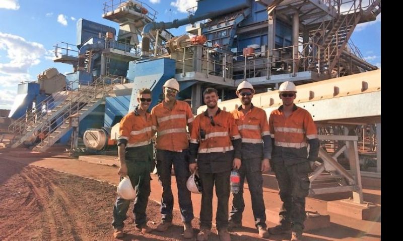 Empresa do setor de exploração e mineração contrata profissionais das áreas de minas, PCM, segurança do trabalho e orçamento e custos, neste dia 30