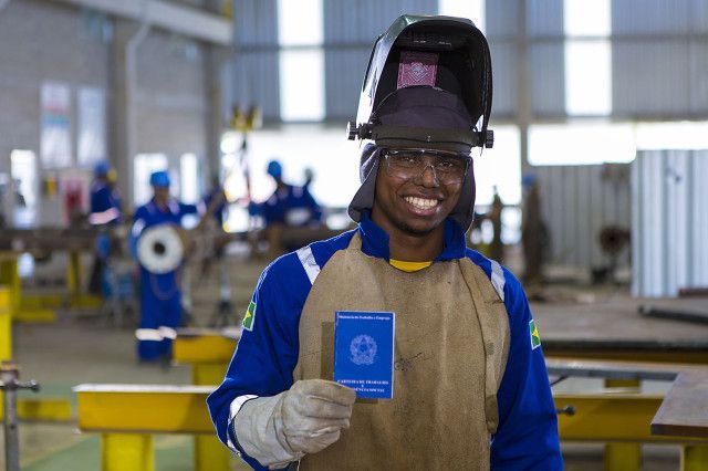 Muitas vagas de emprego nesta manhã (18/08) para atender paradas de manutenção em indústrias, no Espírito Santo