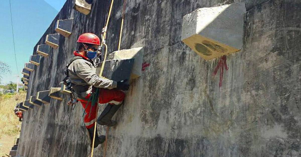 Muitas vagas de emprego para escaladores no Rio de Janeiro e Minas Gerais divulgadas nesta tarde (11/08) por empresa de engenharia em altura e acesso por cordas