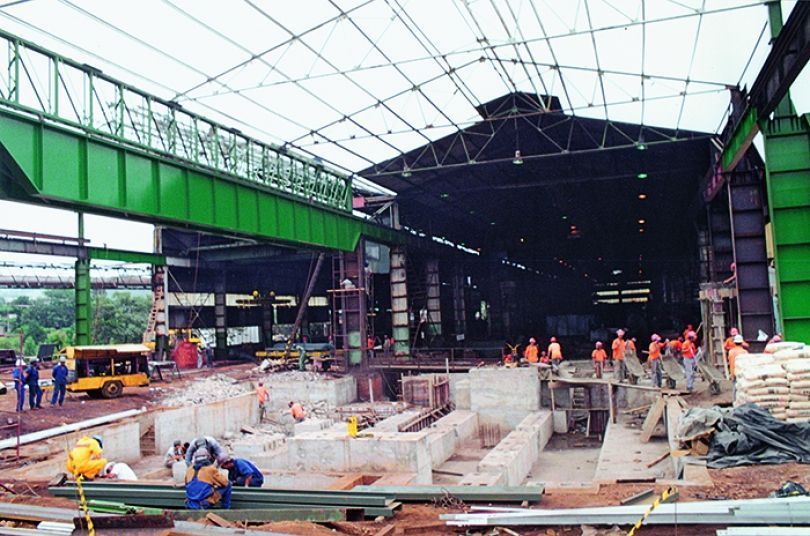 Muitas vagas de emprego para profissionais experientes em obras industriais nas funções de eletricista, técnico, auxiliar, engenheiro e mais, neste dia 11