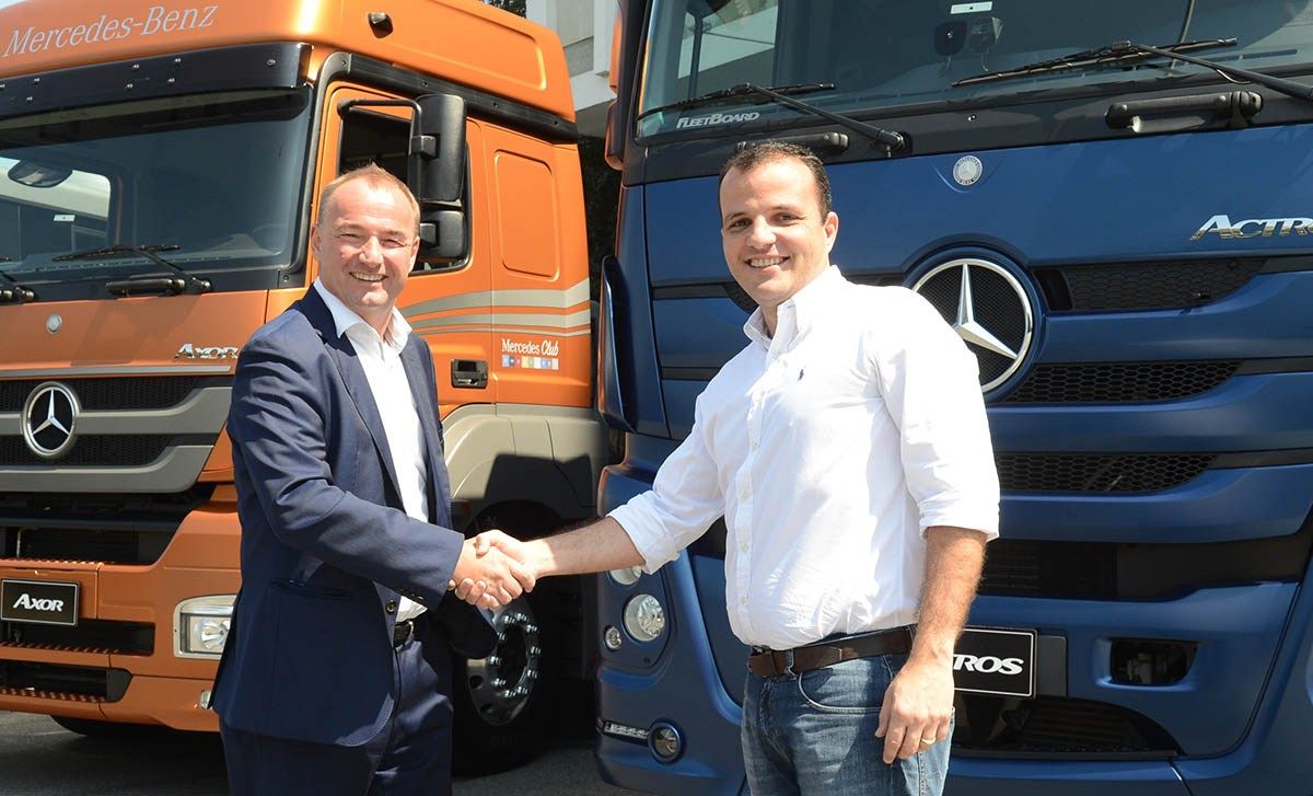 Ambev compra frota de caminhões Mercedes