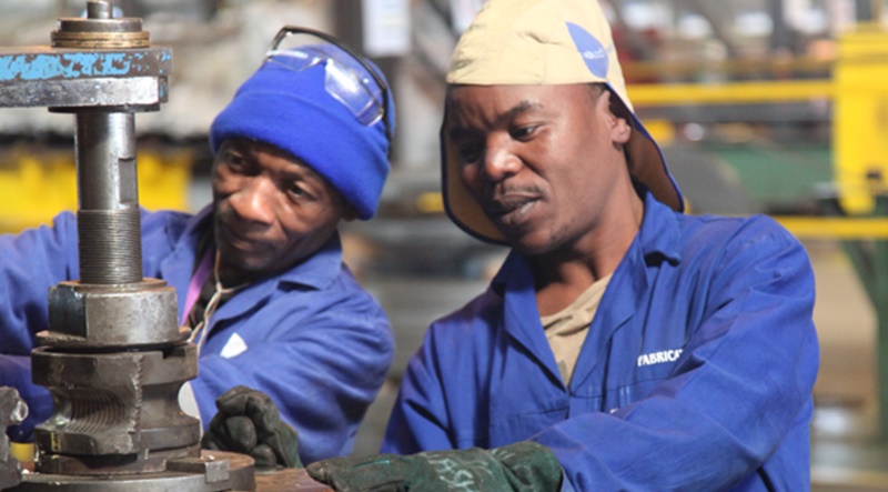 50 vagas de emprego são abertas para atender demanda de manutenção para profissionais nos cargos de técnico, eletricista, mecânico e mais
