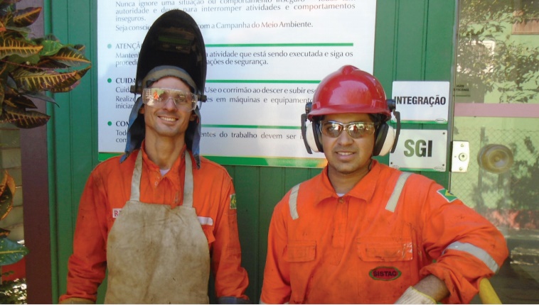 Técnicos das áreas de estrutura e construção naval são requisitados para oportunidade de emprego em Niterói por prestadora de serviços na indústria de petróleo e gás