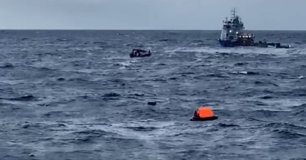 Navio afunda Bacia de Campos Naufrágio MV Carmen OceanPact Plataforma