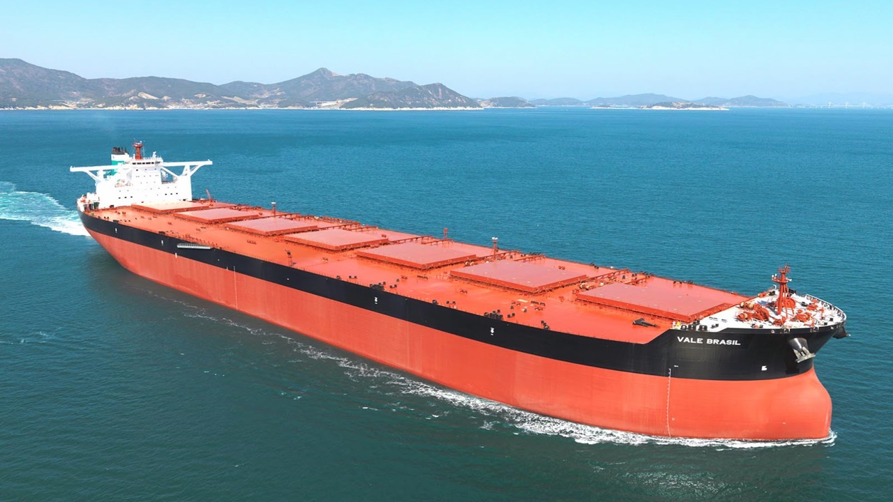 emprego - offshore na indústria do petróleo demanda vagas de emprego para trabalhar em navio graneleiro, neste dia 11