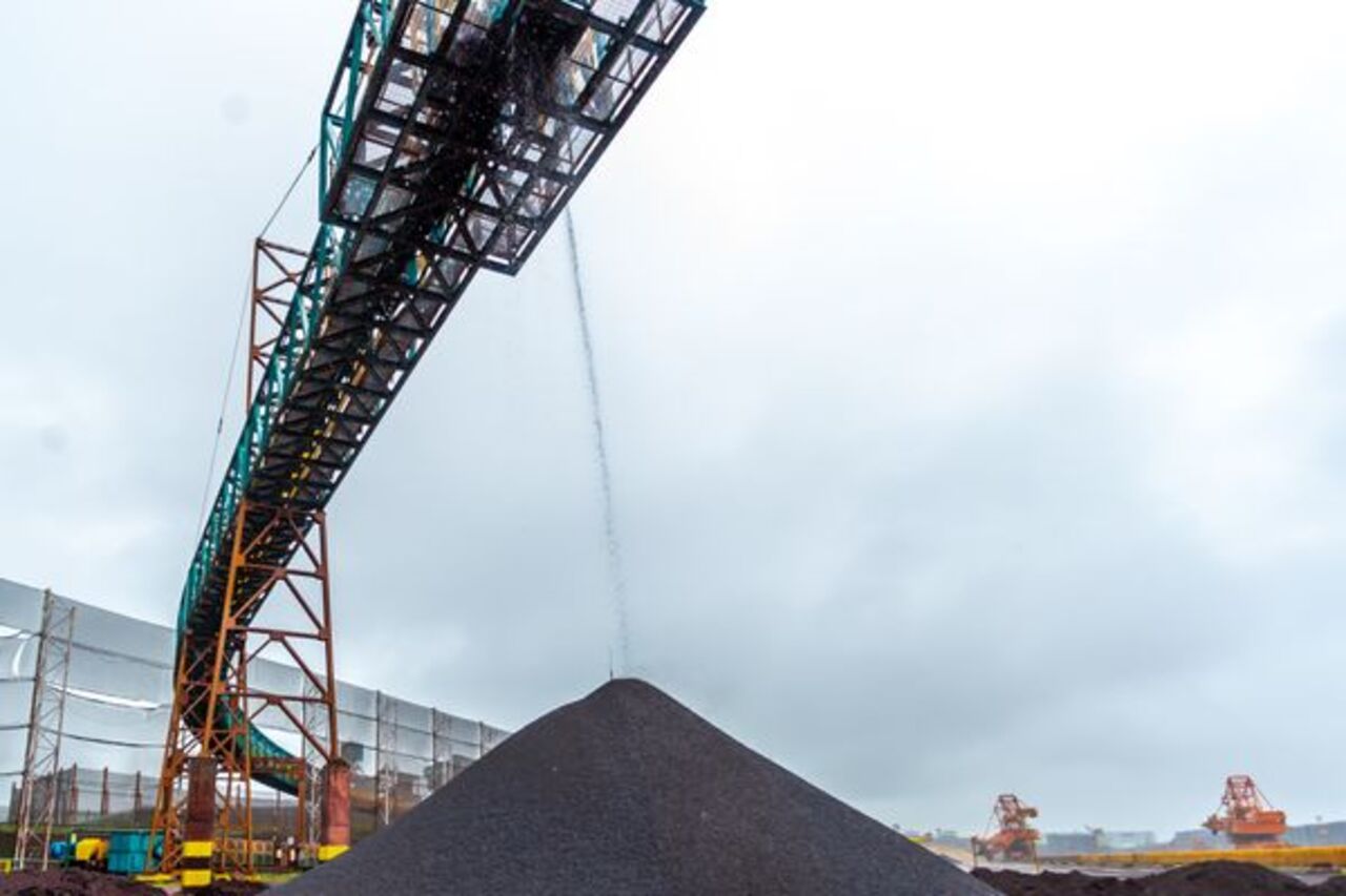 Politização - minério de ferro - Samarco