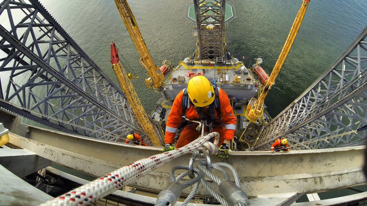 Emprego, Oil States, Macaé