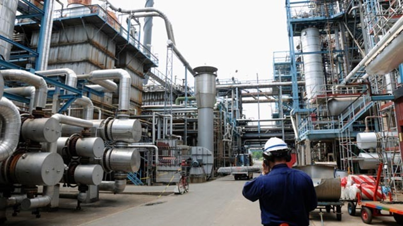 EMPREGO - vagas - carteira de trabalho - sp - currículo em mãos - fabricação - montagem - soldagem - tanques industriais