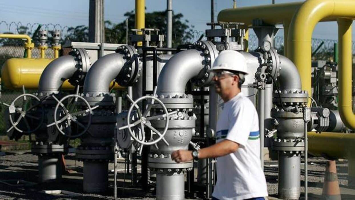 gas - petrobras - ethanol - CNG - river - shell - LNG - gasoline