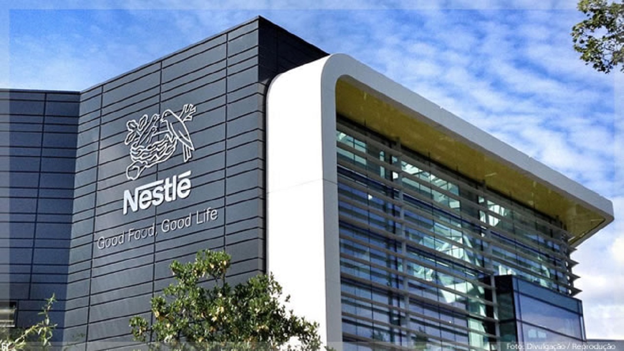 Multinacional - Nestlé - carros elétricos