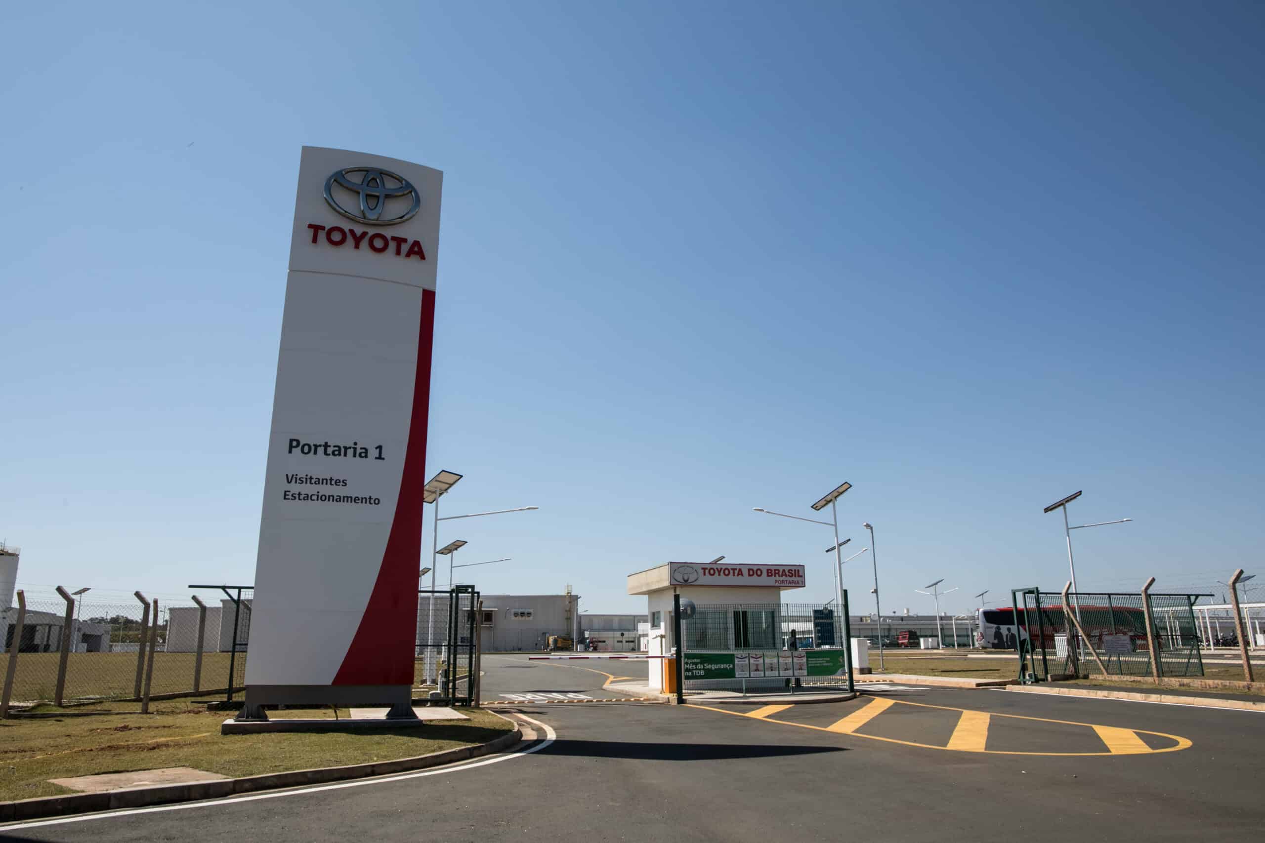 toyota - corolla - etios - ford - produção - preço - sp - férias coletiva