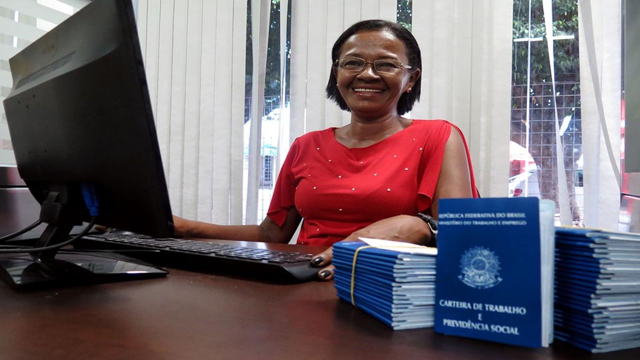 emprego - vagas - auxiliar - técnicas - rj - sp