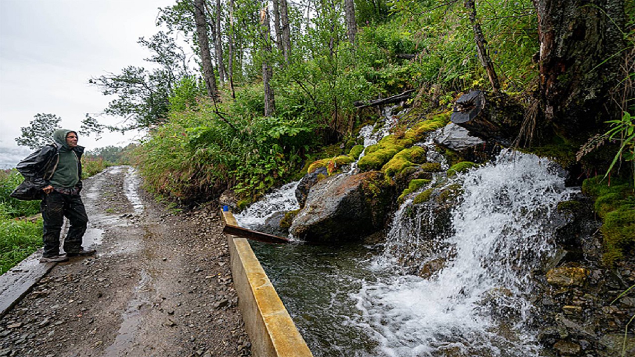 aposentado - homem - usina - hidrelétrica - usina hidrelétrica