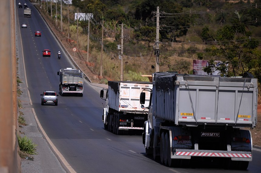 caminhão caminhoneiros combustível fretes