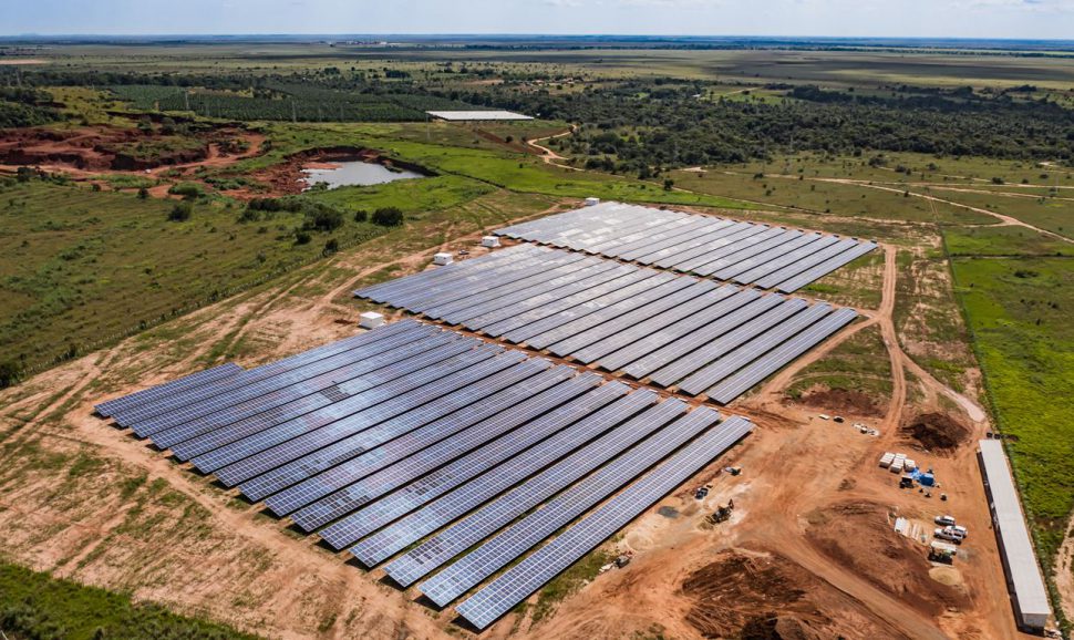 Usina – energia solar – construção