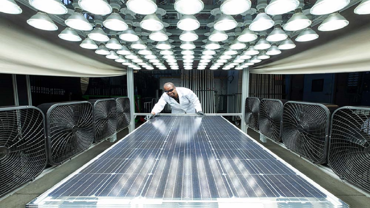 Pesquisadores - energia solar - painéis solares - painéis fotovoltaicos - tecnologia