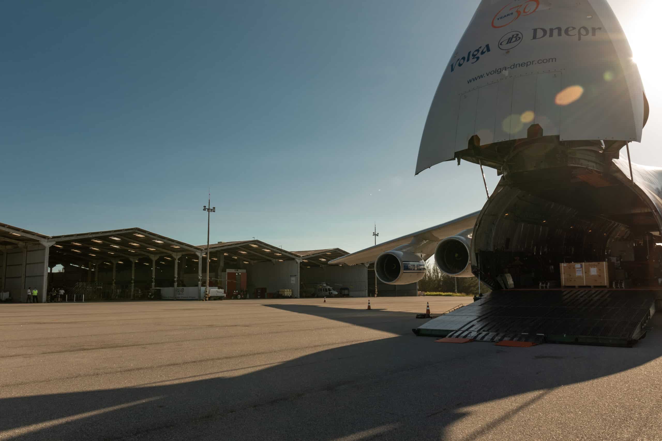 Antonov - aeroporto - cabo frio - cargas - Rio de Janeiro - transporte