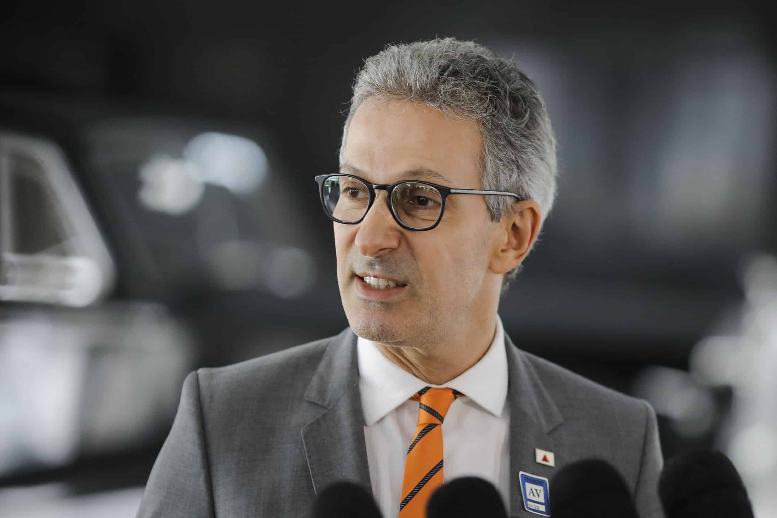 Carros elétricos, baterias, Minas Gerais