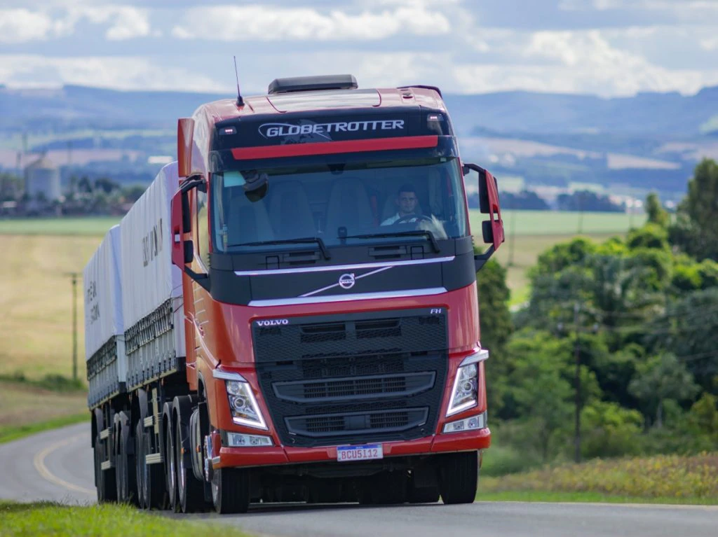 Volvo - investimento - caminhões