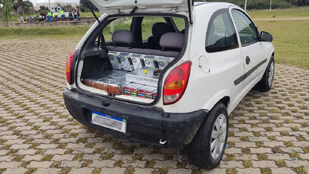 Tecnico-em-automação-do-Paraná - carro elétrico - Chevrolet-Celta-2001 - baterias de notebook