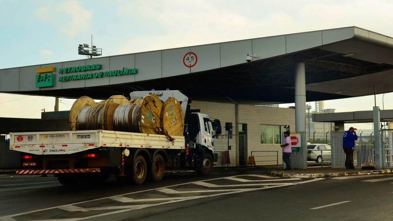 refino - diesel - petróleo - combustível - preço - emprego - sp - gasolina