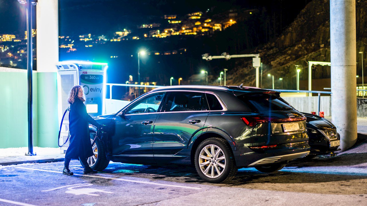 carro elétrico - carros elétricos - eletropostos - carregadores