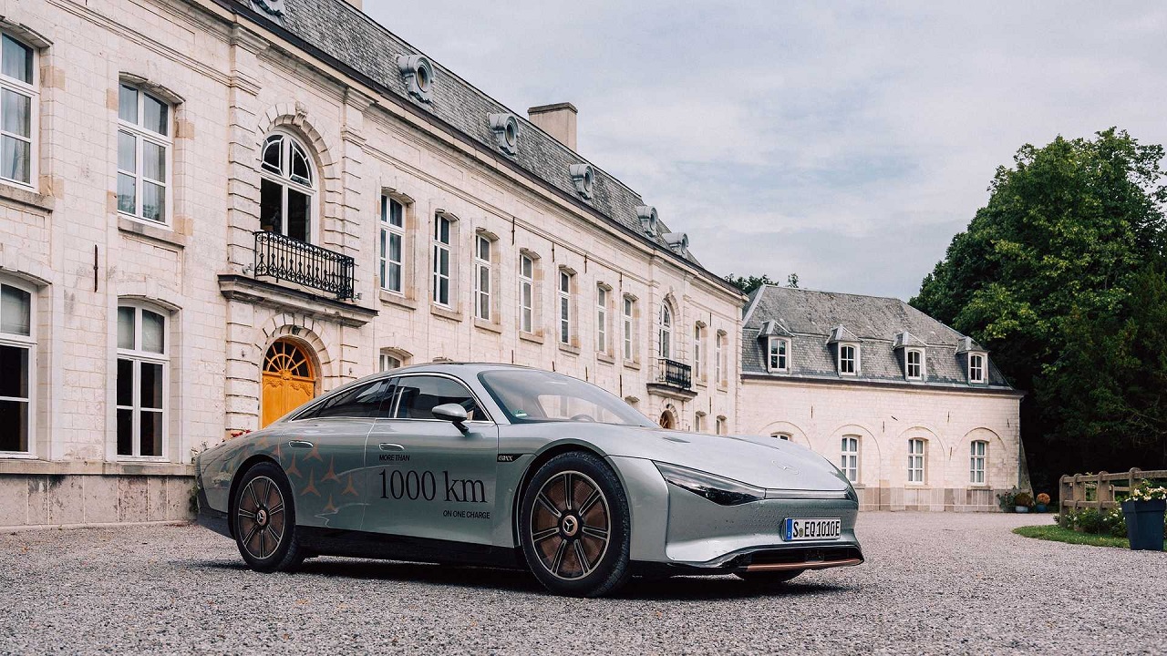 Carro elétrico Mercedes Vision EQXX bate novo recorde de autonomia ao percorrer 1.202 km com uma única recarga