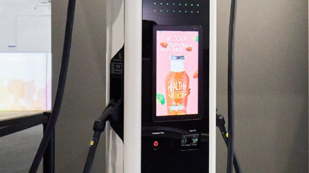 Para se firmar no mercado de veículos elétricos, LG adquire startup que desenvolve carregadores compactos e que permitam a gestão do tempo de carregamento em tempo real