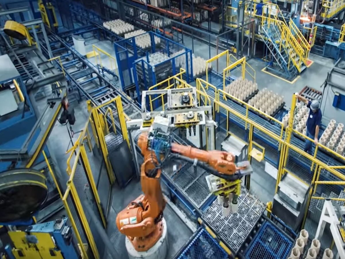 Multinacionais diversas estão com milhares de vagas de emprego Home Office e presenciais em junho com salários acima de R$ 10 mil. Veja quais são as oportunidades de emprego, locais e como se candidatar - Canva