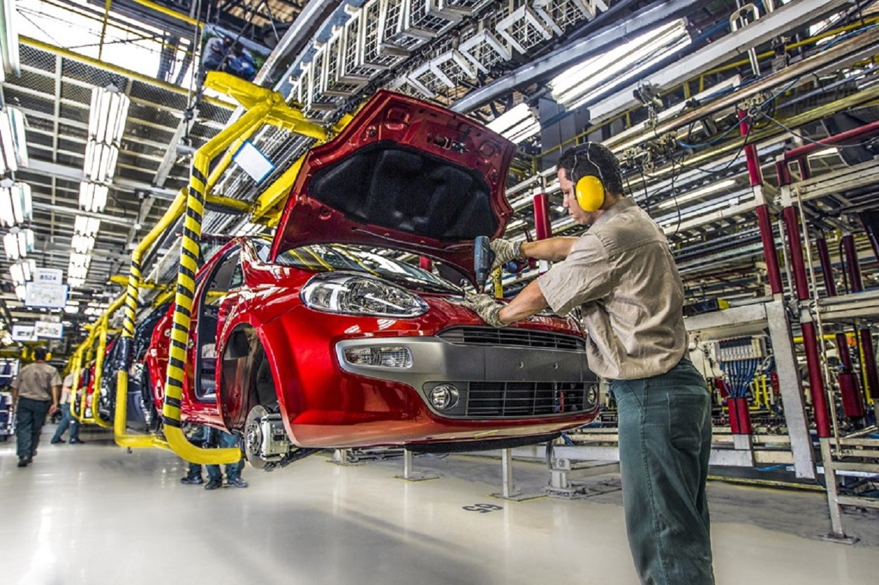 Multinacional Stellantis anuncia 75 vagas de emprego para profissionais de MG, SP e PE