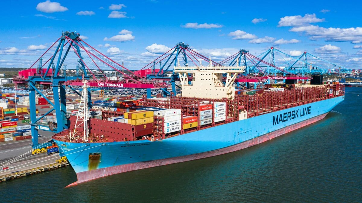 Referência mundial no ramo portuário pela sua forte presença no segmento de transporte marítimo, a companhia Maersk acaba de incluir em sua frota um novo navio porta-contêineres, dessa vez com 15.473 TEUs, construído pela Zodiac Maritime.