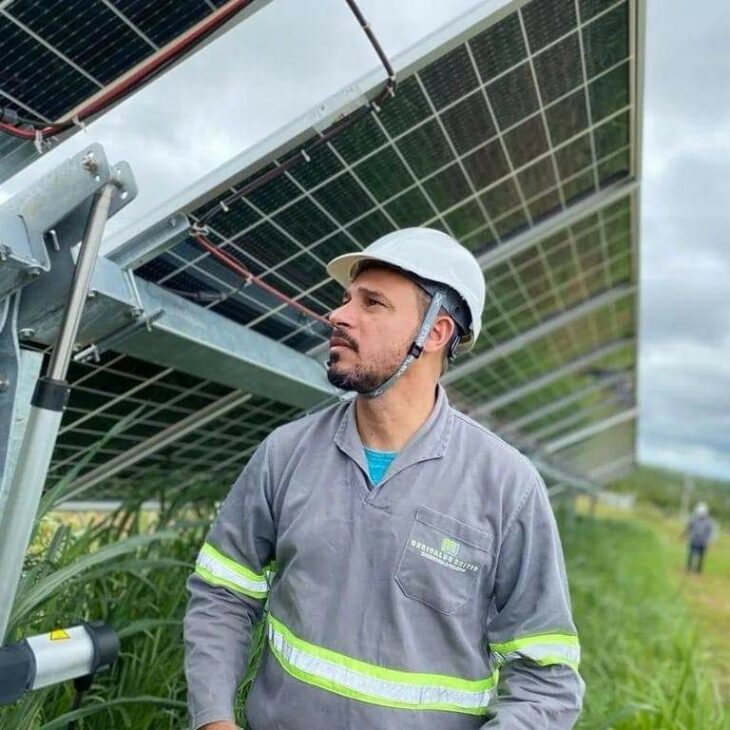 Merivaldo Britto, Electrical Engineer, active in the solar photovoltaic energy sector