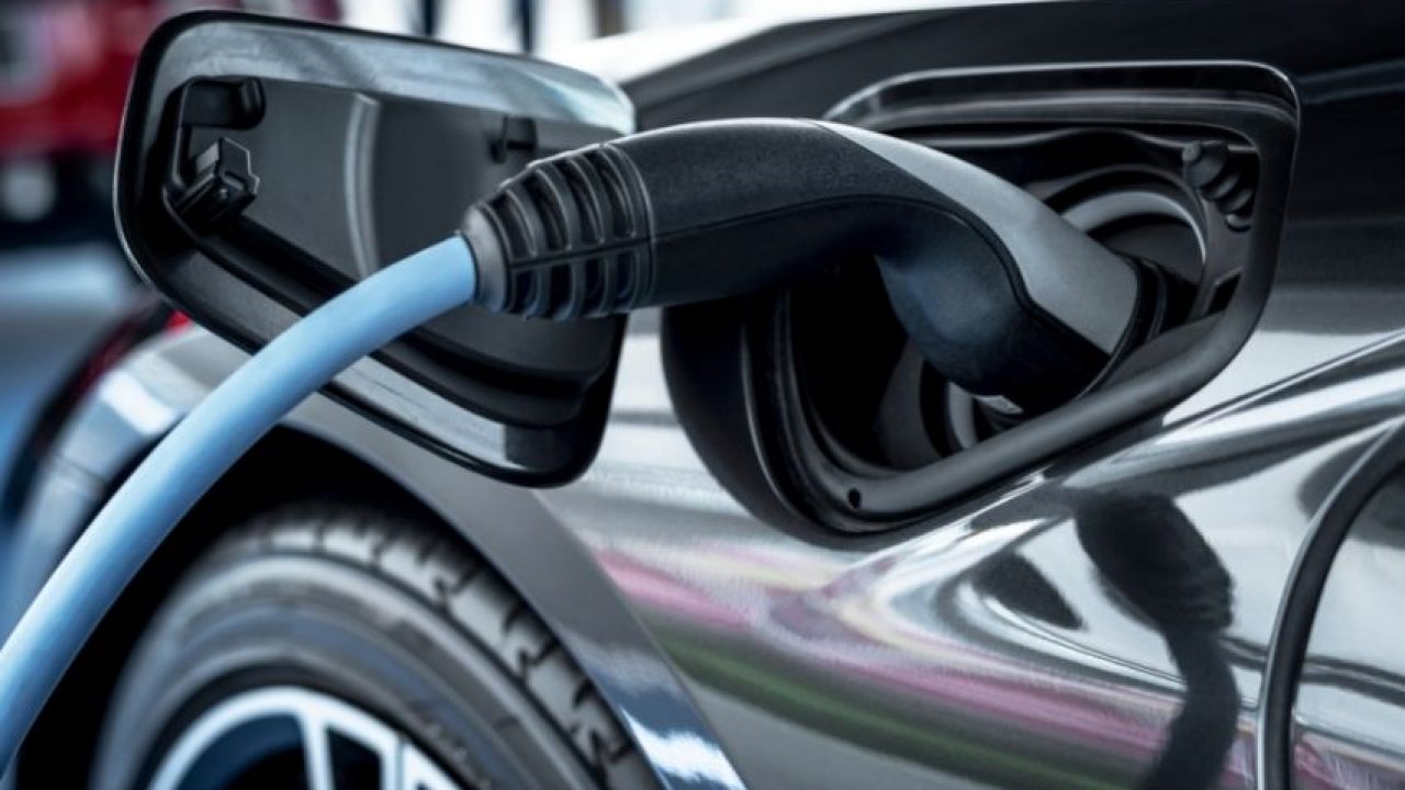 Carros elétricos e híbridos