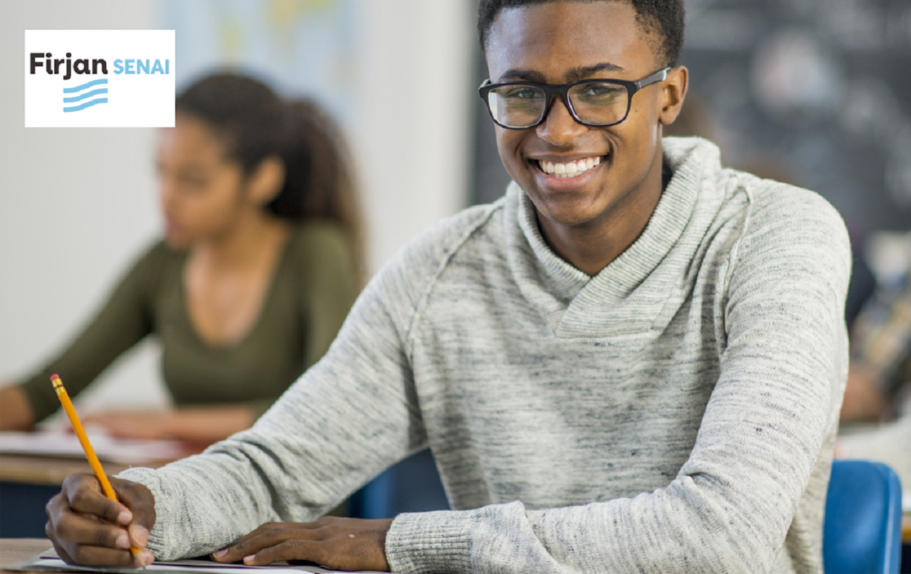 Firjan Senai divulga centenas de vagas para novos cursos profissionalizantes gratuitos nas áreas de Logística, Instalador de sistemas solares, Pedreiro e muito mais