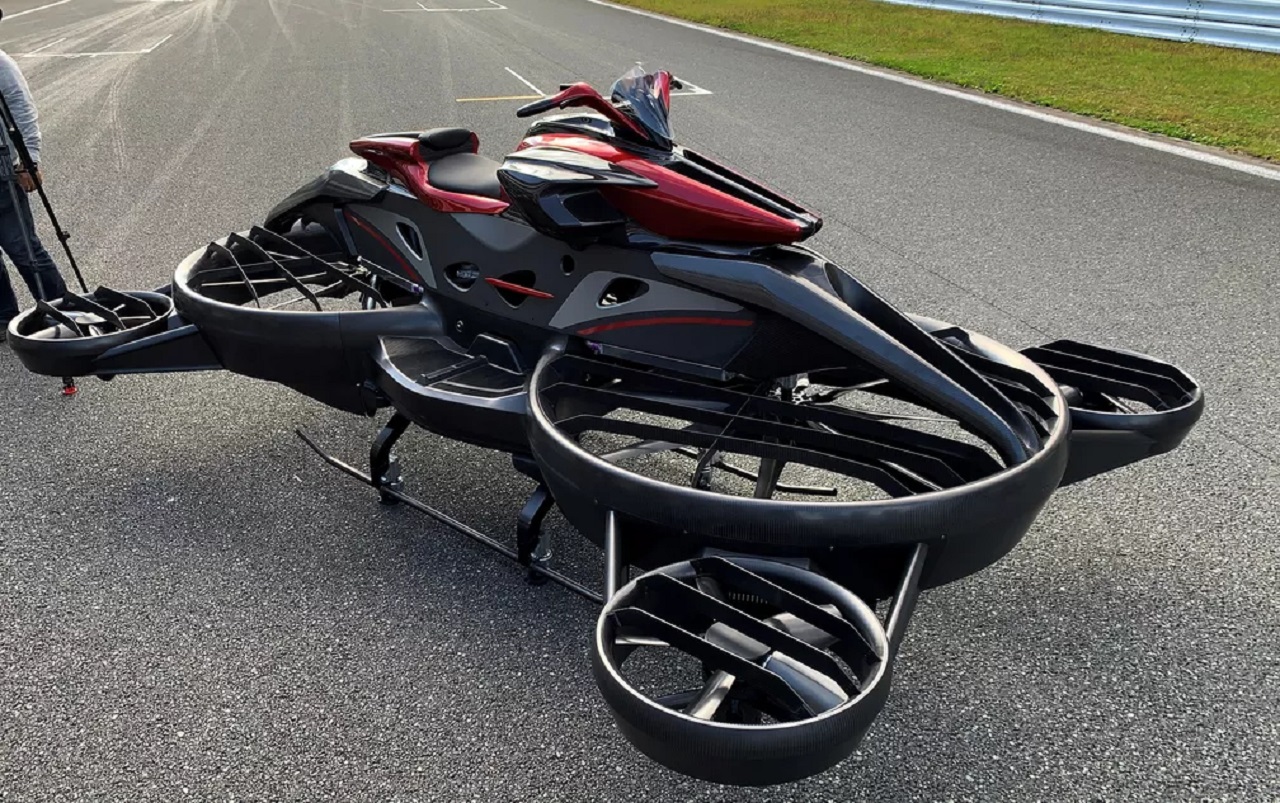 Japão anuncia lançamento da primeira moto voadora do mundo que pode ser controlada a distância