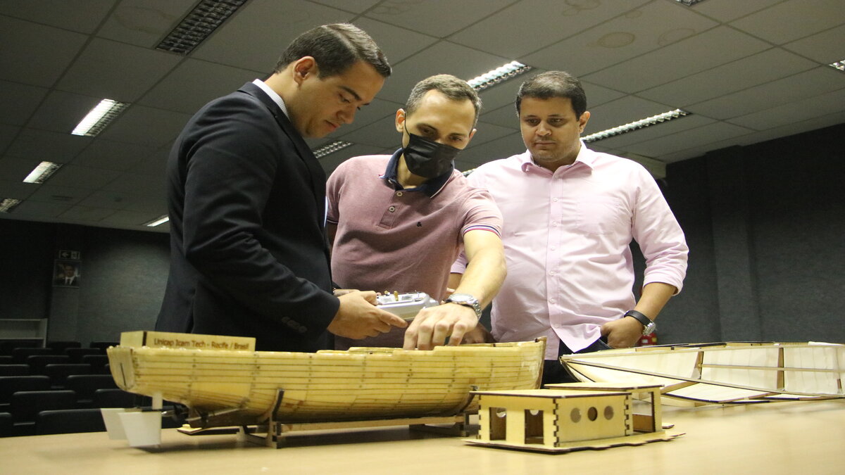 A administração do Porto do Recife recebeu os estudantes da UNICAP para novas atualizações sobre a iniciativa de projetos de tecnologias