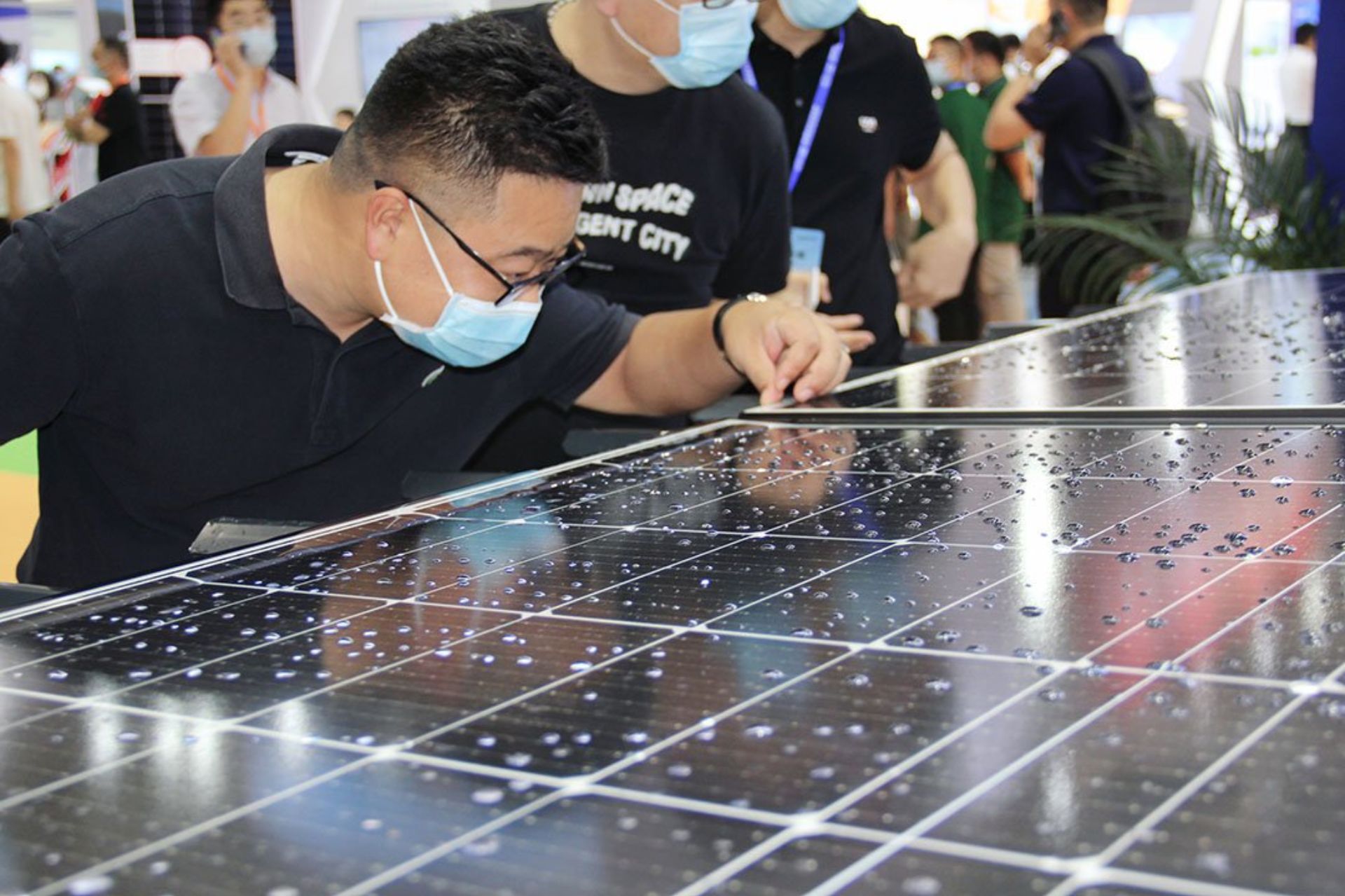 painel solar - novo painel solar - tecnologia - energia solar - painel solar full screen